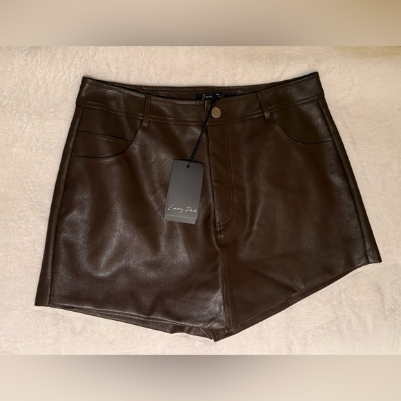 Vici Skort - Picture 6 of 6
